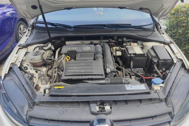 Used Volkswagen Golf 2018 230TSI Automatic Comfort Model Engine Bay