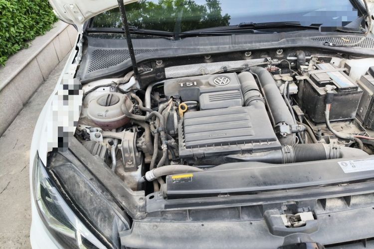 Used Volkswagen Golf 2018 280TSI Automatic R-Line Model Engine Bay Right