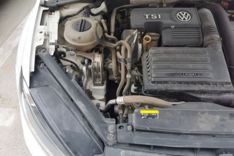 Used Volkswagen Golf 2018 230TSI Automatic Comfort Model Engine Bay Right