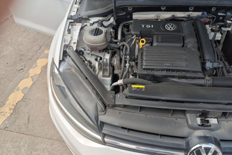 Used Volkswagen Golf 2018 230TSI Automatic Comfort Model Engine Bay Right