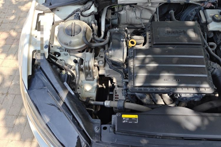 Used Volkswagen Golf 2018 1.6L Automatic Fashion Model Engine Bay Right