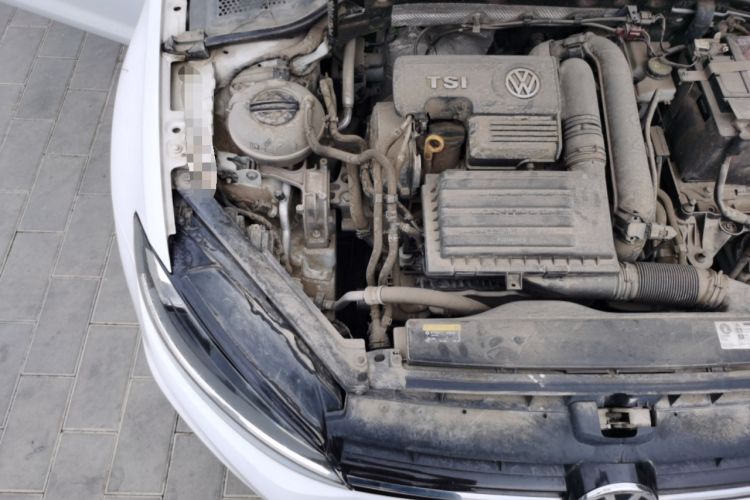 Used Volkswagen Golf 2018 230TSI Automatic Luxury Version Engine Bay Right