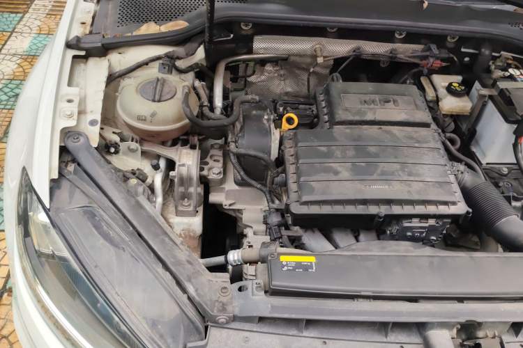 Used Volkswagen Golf 2018 1.6L Automatic Comfort Model Engine Bay Right
