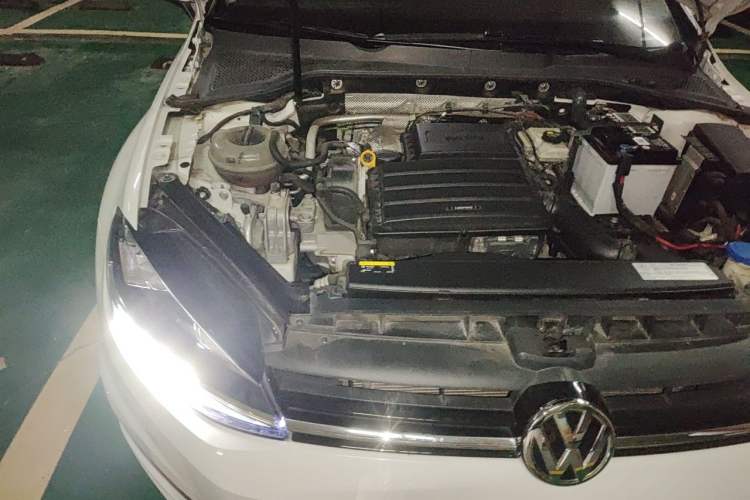 Used Volkswagen Golf 2018 1.6L Automatic Comfort Model Engine Bay Right