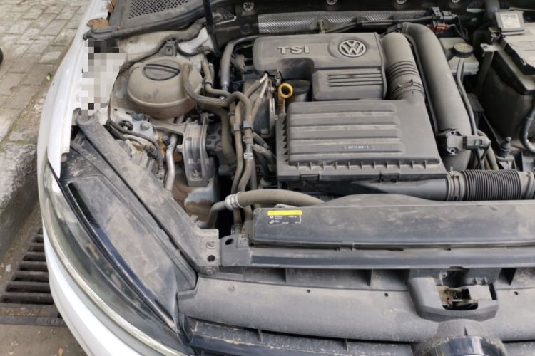 Used Volkswagen Golf 2018 230TSI Automatic Comfort Model Engine Bay Right