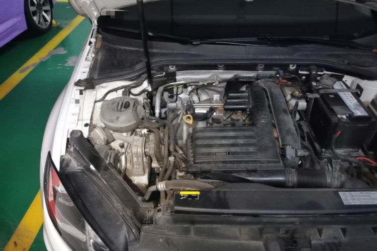 Used Volkswagen Golf 2018 230TSI Automatic Comfort Model Engine Bay Right
