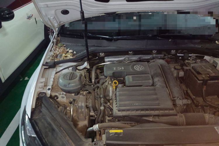 Used Volkswagen Golf 2018 230TSI Automatic Comfort Model Engine Bay Right