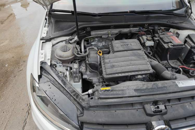 Used Volkswagen Golf 2018 1.6L Automatic Fashion Model Engine Bay Right