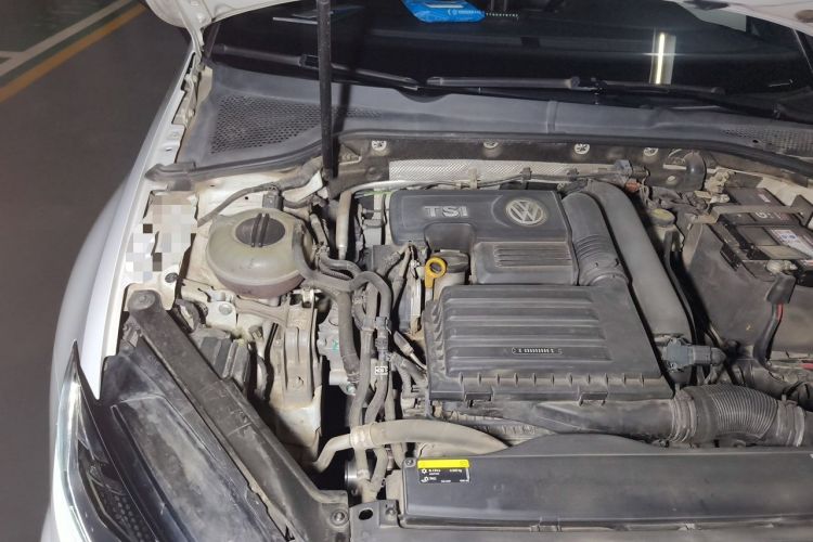 Used Volkswagen Golf 2018 280TSI Automatic R-Line Model Engine Bay Right