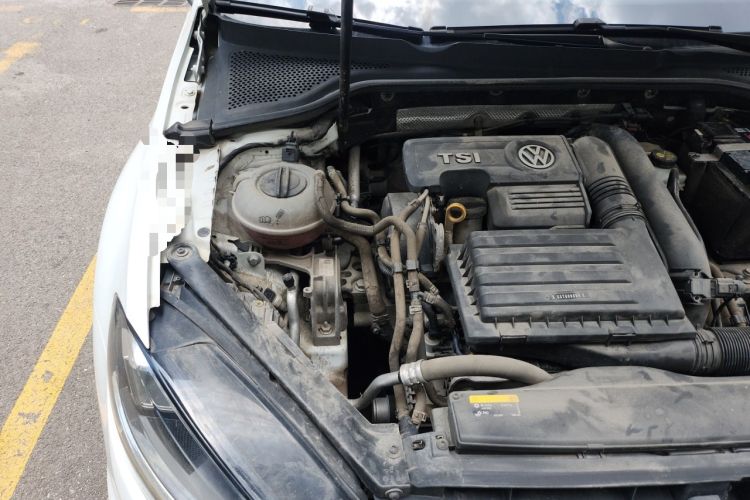 Used Volkswagen Golf 2018 230TSI Automatic Comfort Model Engine Bay Right