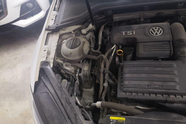 Used Volkswagen Golf 2018 230TSI Automatic Comfort Model Engine Bay Right