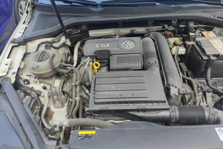 Used Volkswagen Golf 2018 230TSI Automatic Comfort Model Engine Bay Right
