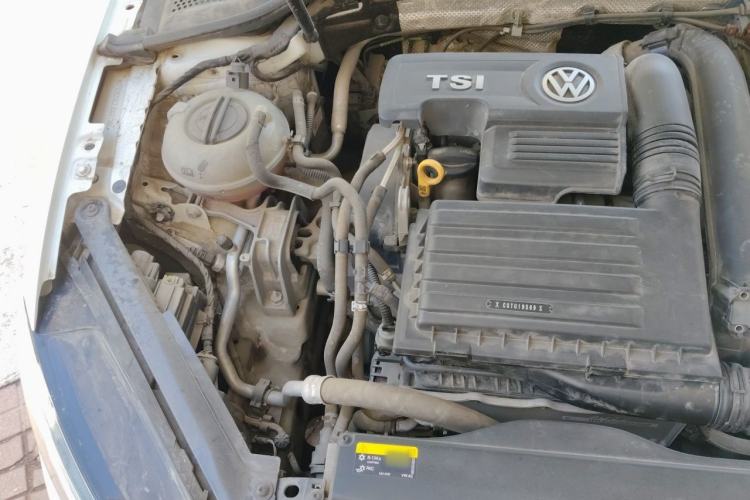 Used Volkswagen Golf 2018 230TSI Automatic Luxury Version Engine Bay Right