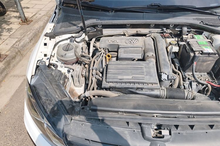 Used Volkswagen Golf 2018 280TSI Automatic R-Line Model Engine Bay Right