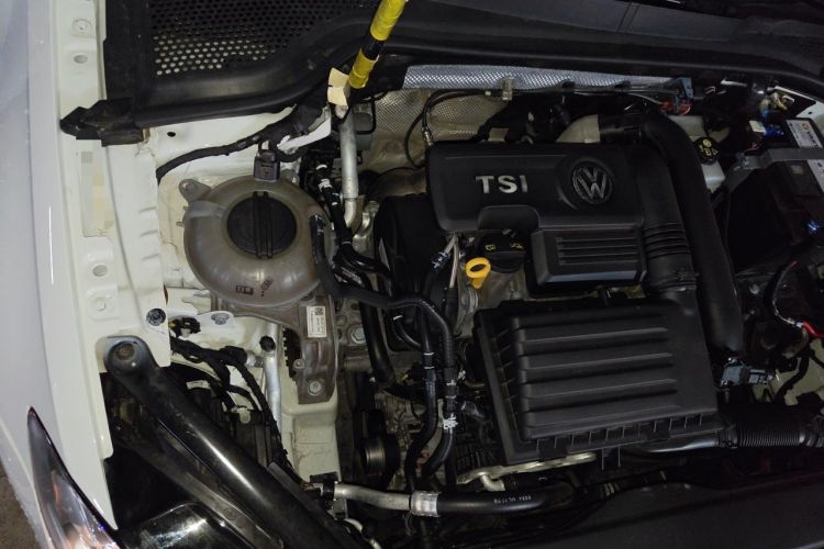 Used Volkswagen Golf 2018 230TSI Automatic Comfort Model Engine Bay Right