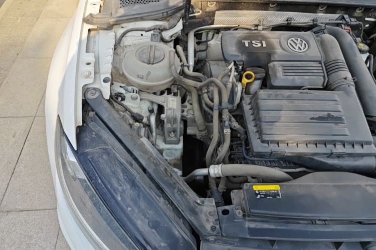 Used Volkswagen Golf 2018 230TSI Automatic Comfort Model Engine Bay Right