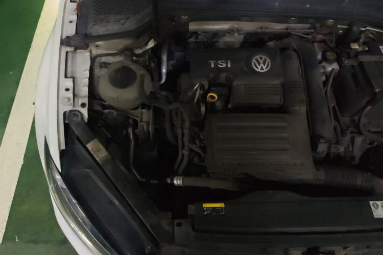 Used Volkswagen Golf 2018 230TSI Automatic Comfort Model Engine Bay Right