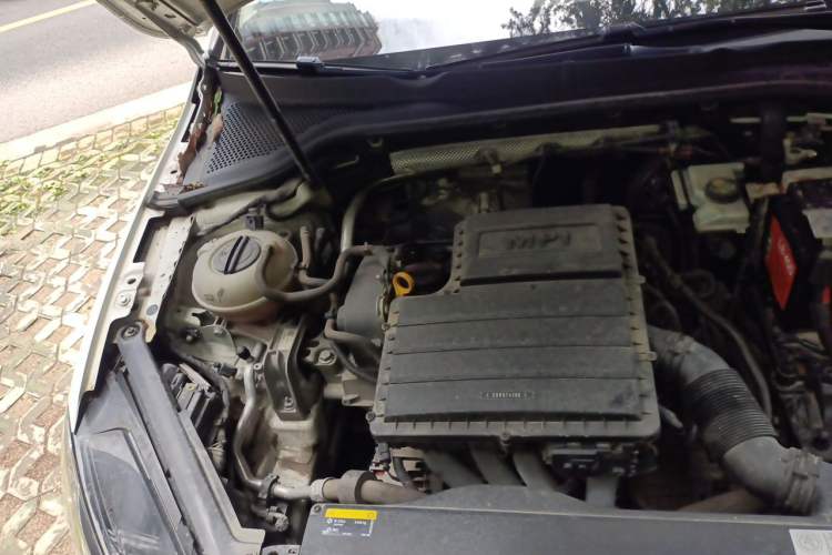 Used Volkswagen Golf 2018 1.6L Automatic Comfort Model Engine Bay Right