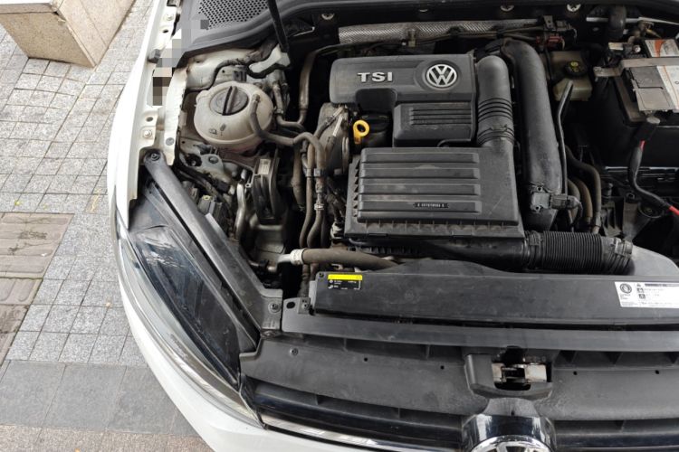Used Volkswagen Golf 2018 230TSI Automatic Comfort Model Engine Bay Right
