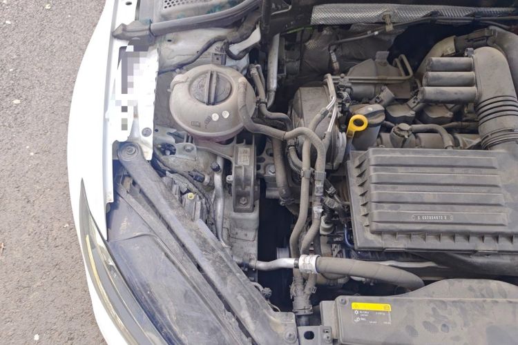 Used Volkswagen Golf 2018 230TSI Automatic Comfort Model Engine Bay Right