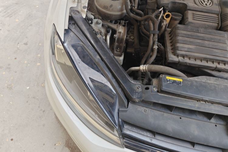 Used Volkswagen Golf 2018 230TSI Automatic Comfort Model Engine Bay Right