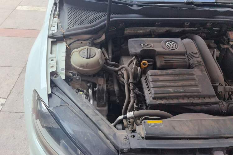 Used Volkswagen Golf 2018 230TSI Automatic Comfort Model Engine Bay Right