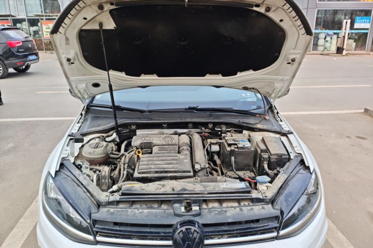Used Volkswagen Golf 2018 230TSI Automatic Comfort Model Engine Bay
