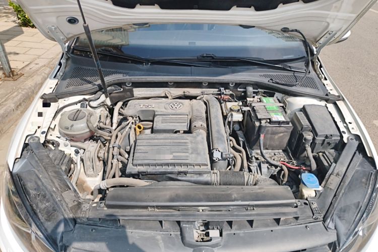 Used Volkswagen Golf 2018 280TSI Automatic R-Line Model Engine Bay