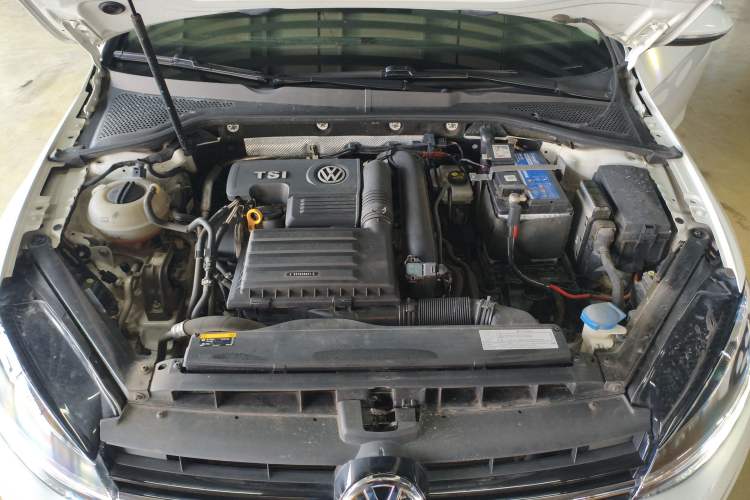 Used Volkswagen Golf 2018 230TSI Automatic Luxury Version Engine Bay