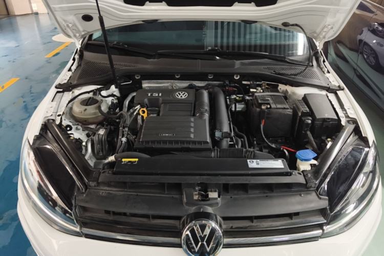 Used Volkswagen Golf 2018 230TSI Automatic Comfort Model Engine Bay