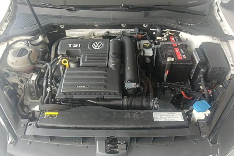 Used Volkswagen Golf 2018 230TSI Automatic Comfort Model Engine Bay