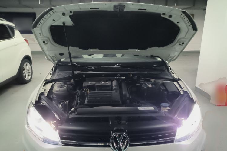 Used Volkswagen Golf 2018 230TSI Automatic Comfort Model Engine Bay