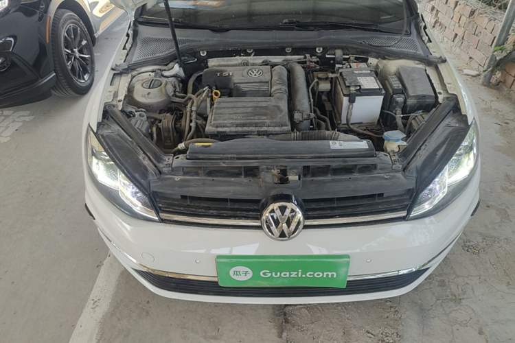 Used Volkswagen Golf 2018 230TSI Automatic Comfort Model Engine Bay