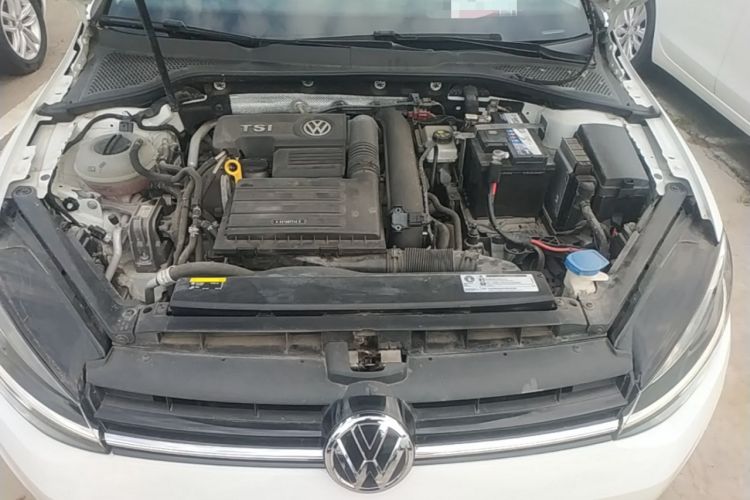 Used Volkswagen Golf 2018 230TSI Automatic Comfort Model Engine Bay