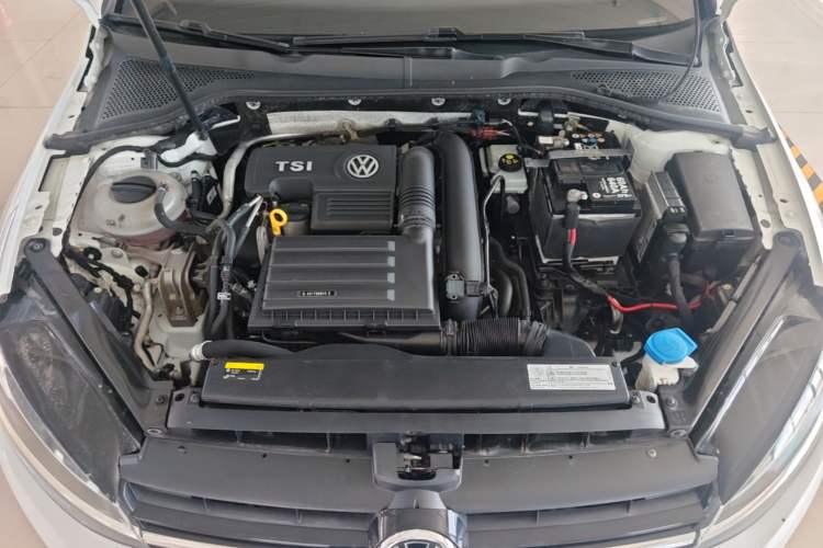 Used Volkswagen Golf 2018 230TSI Automatic Comfort Model Engine Bay