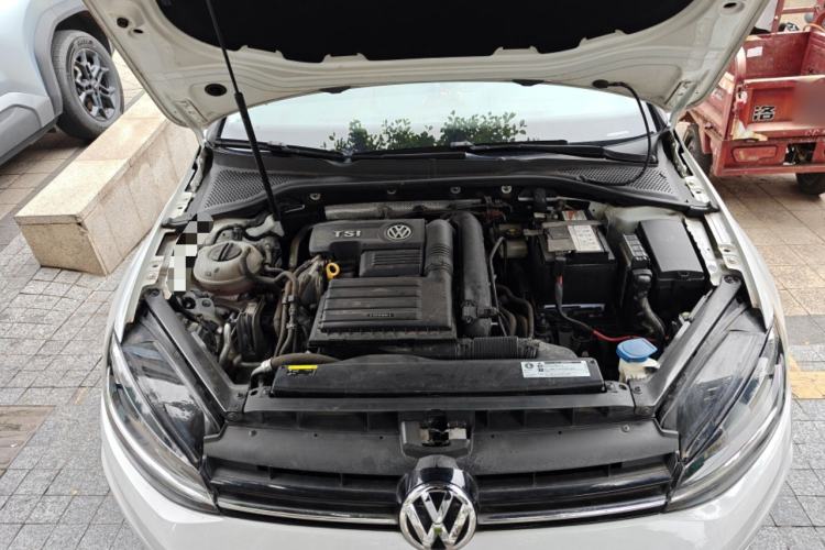 Used Volkswagen Golf 2018 230TSI Automatic Comfort Model Engine Bay