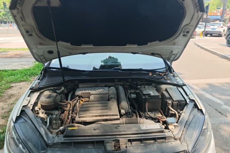 Used Volkswagen Golf 2018 230TSI Automatic Luxury Version Engine Bay