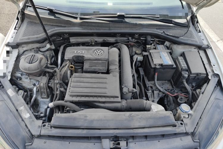 Used Volkswagen Golf 2018 230TSI Automatic Comfort Model Engine Bay