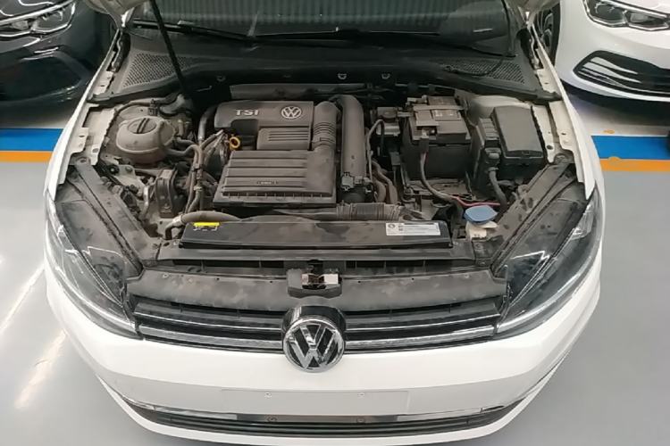 Used Volkswagen Golf 2018 230TSI Automatic Comfort Model Engine Bay
