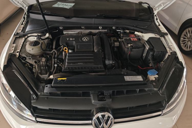 Used Volkswagen Golf 2018 230TSI Automatic Comfort Model Engine Bay