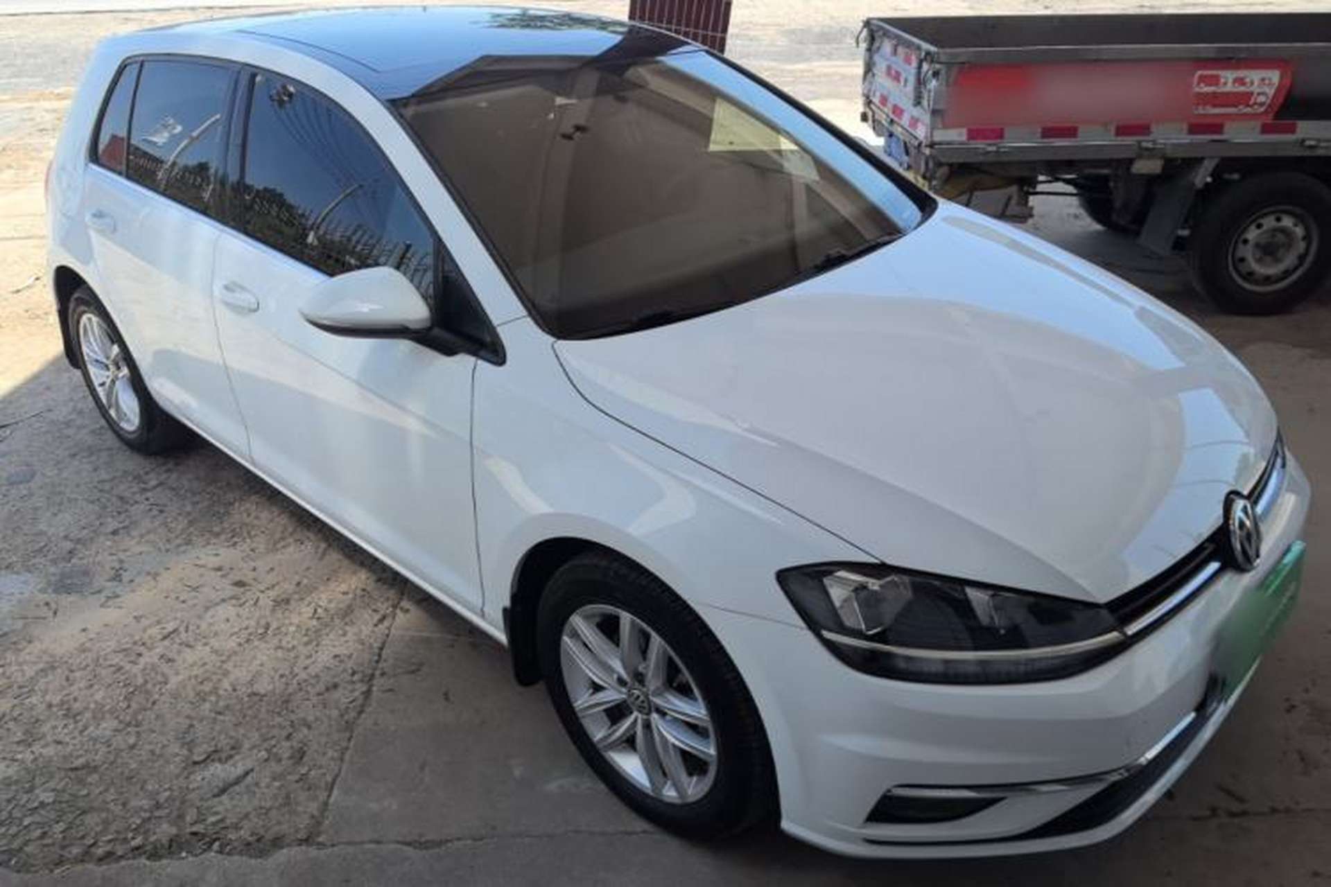 Used Volkswagen Golf 2018 1.6L Automatic Comfort Model Exterior 1