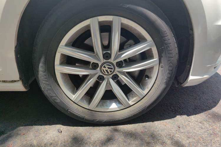 Used Volkswagen Golf 2018 230TSI Automatic Comfort Model Exterior 1