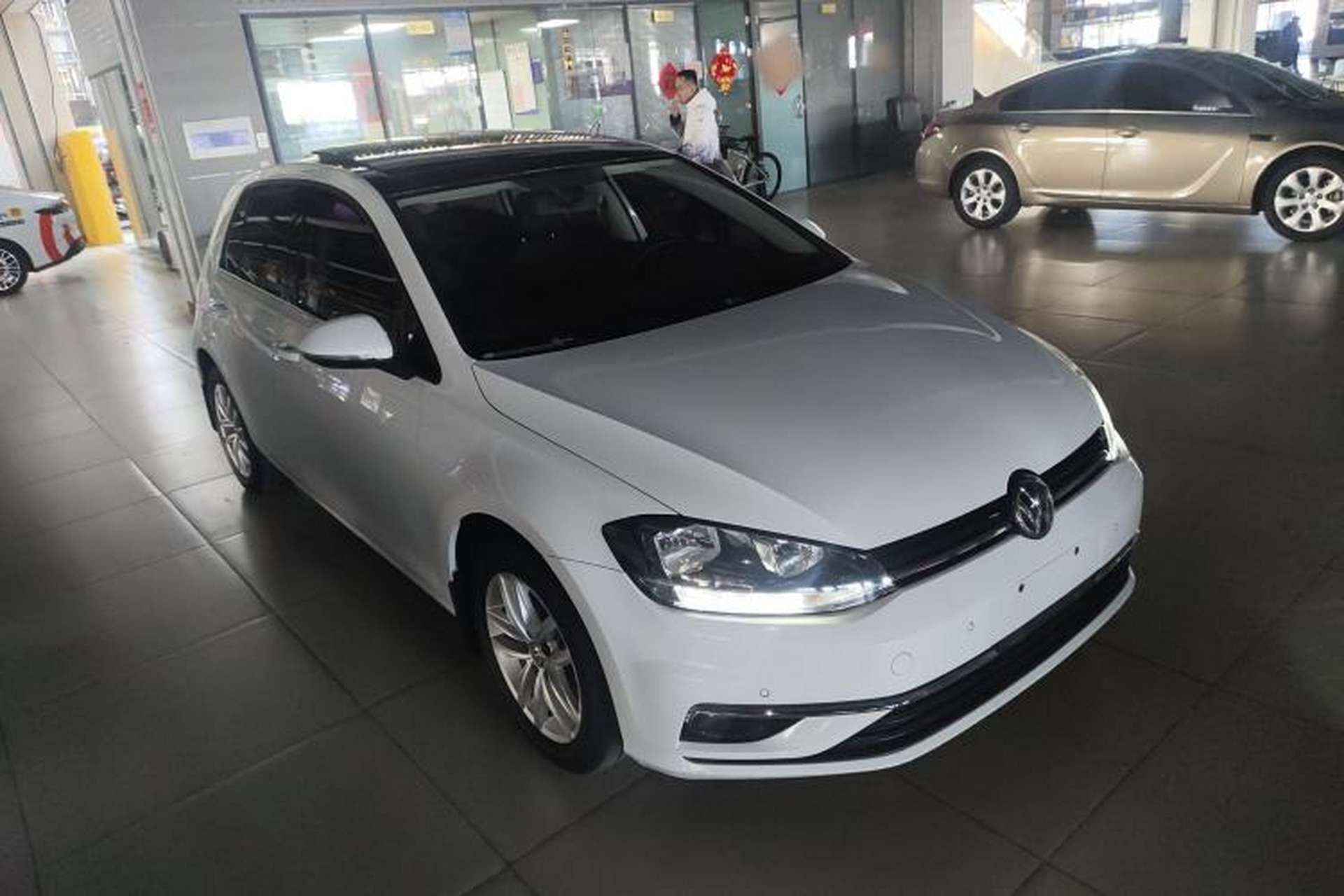 Used Volkswagen Golf 2018 1.6L Automatic Comfort Model Exterior 1