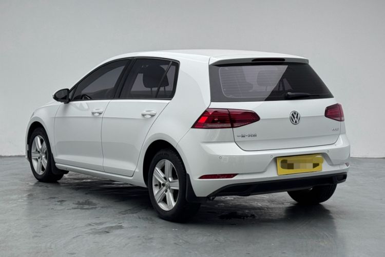 Used Volkswagen Golf 2018 1.6L Automatic Fashion Model Exterior 1