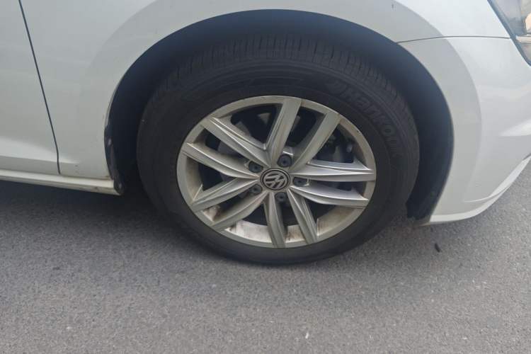 Used Volkswagen Golf 2018 1.6L Automatic Comfort Model Exterior 1