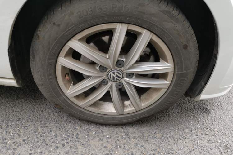Used Volkswagen Golf 2018 1.6L Automatic Comfort Model Exterior 1