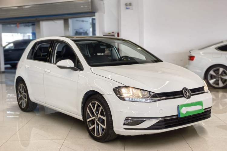 Used Volkswagen Golf 2018 230TSI Automatic Luxury Version Exterior 2