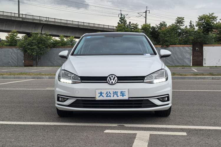 Used Volkswagen Golf 2018 1.6L Automatic Comfort Model Exterior 2