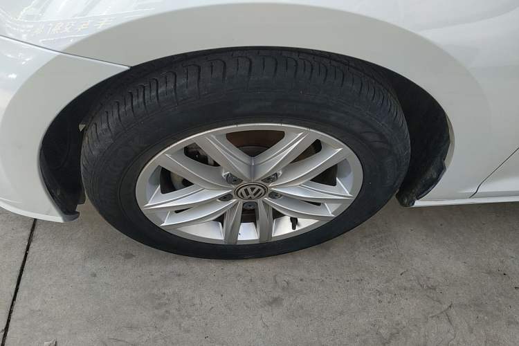 Used Volkswagen Golf 2018 230TSI Automatic Comfort Model Exterior 2