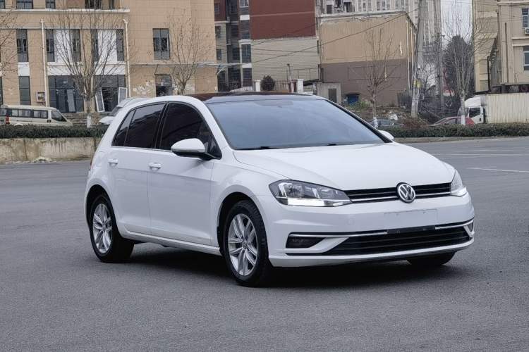 Used Volkswagen Golf 2018 230TSI Automatic Comfort Model Exterior 2